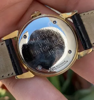 Reloj Universal Genève Golden Line Cuerda Vintage