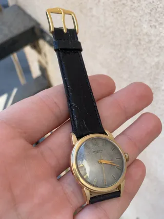 Reloj Universal Genève Golden Line Cuerda Vintage