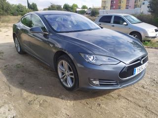 TESLA MODEL S P85 2014
