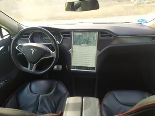 TESLA MODEL S P85 2014