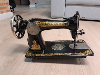 Máquina de coser Singer antigua