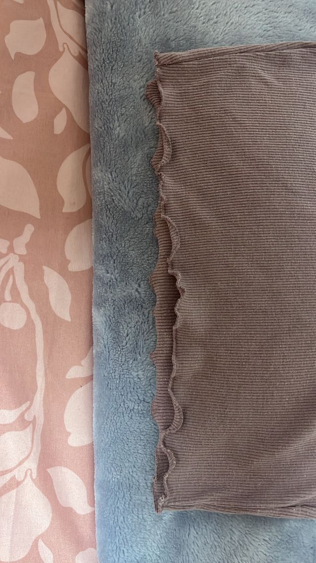 Camiseta Pull&Bear Pico Morada(talla pequeña S)