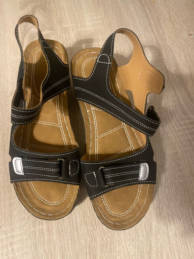 Sandalias negras y marrones talla 39
