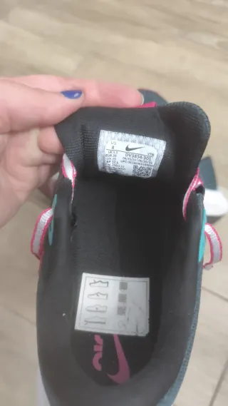 Tenis Nike Pegasus 40 Rosa y verde oscuro