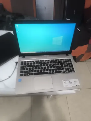 Portátil Asus F540S Plata y Negro