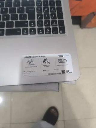 Portátil Asus F540S Plata y Negro