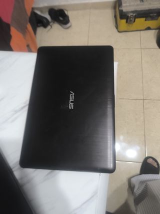 Portátil Asus F540S Plata y Negro
