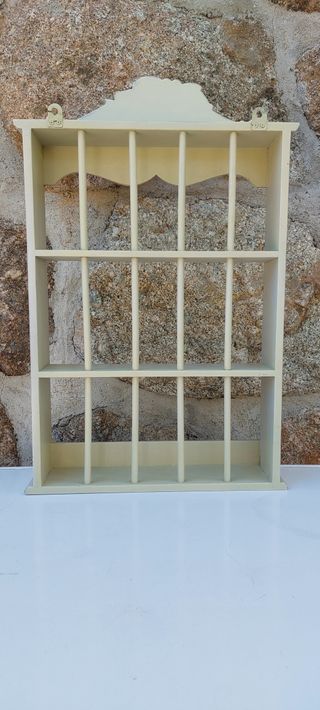 Especiero de madera con 3 baldas