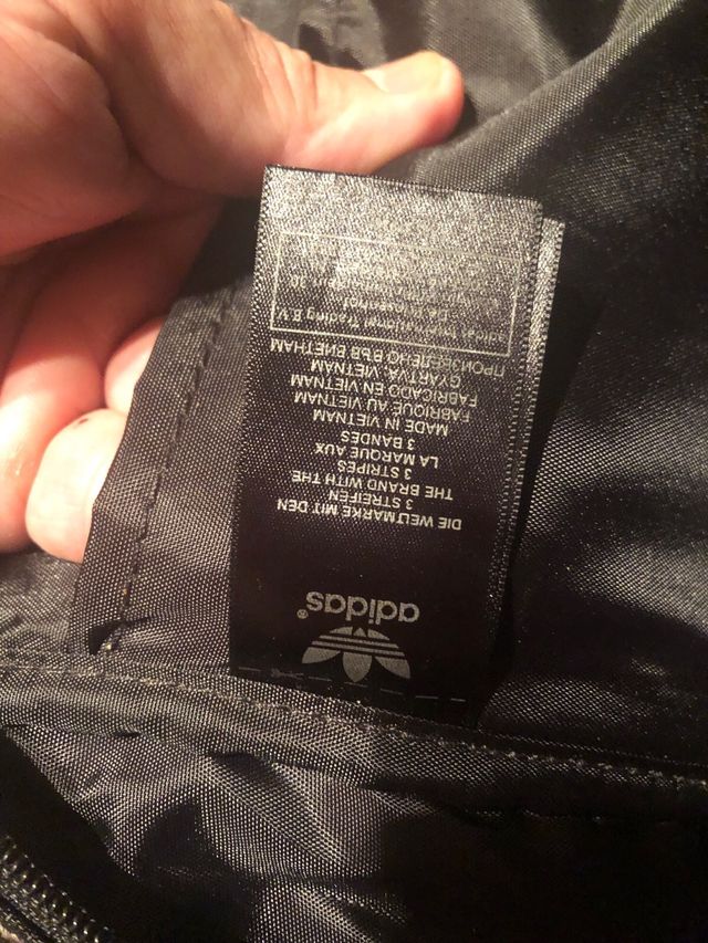 Mochila Adidas Negra y Blanca