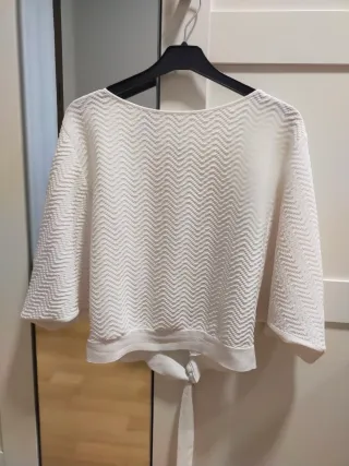 Blusa blanca con textura