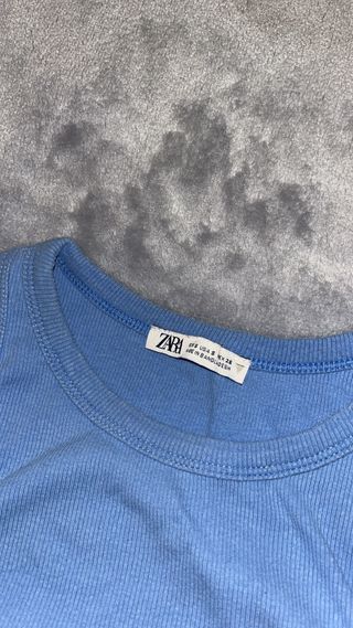 Top básico Zara azul