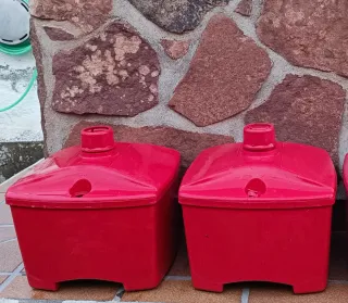 Base para sombrilla roja