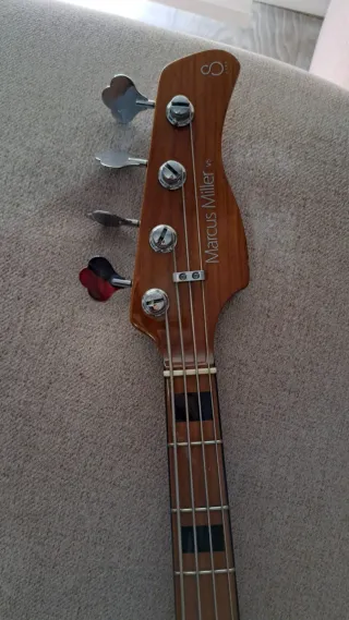 Bajo Eléctrico Marcus Miller V5