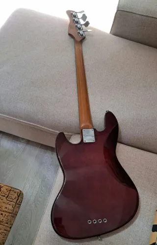 Bajo Eléctrico Marcus Miller V5