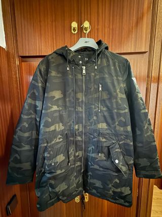 Parka militar GUESS verde
