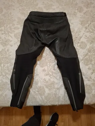 Pantaloni tuta moto Macna neri, in ottimo stato.