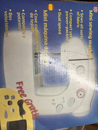Mini máquina de coser - Compacta