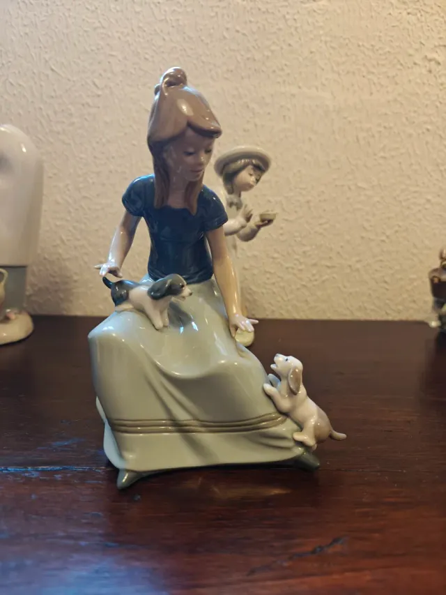 Figuras em porcelana estilo Lladro Nao
