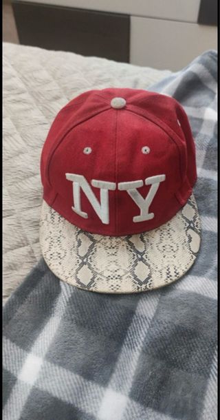 Cappello NY Rosso e Beige