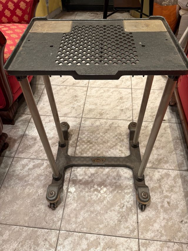 Mesa antigua Involca para máquina de escribir