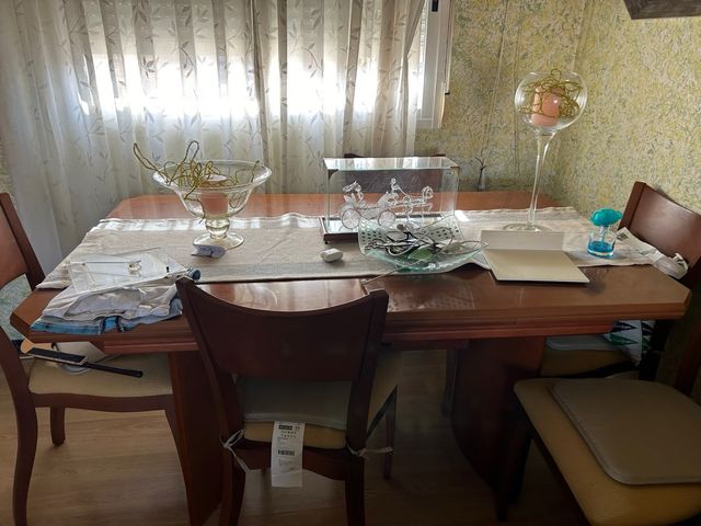 Mesa de comedor y sillas