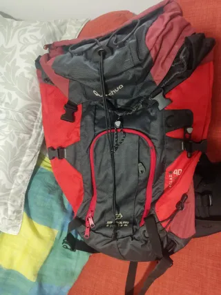 Mochila Quechua 40L Casi Nueva