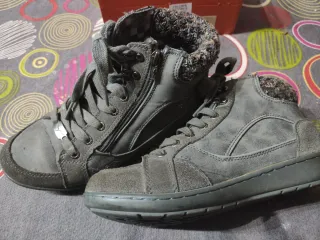 Botas mujer Kangaroos gris talla 39

