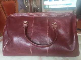 Bolso de viaje de piel marrón
