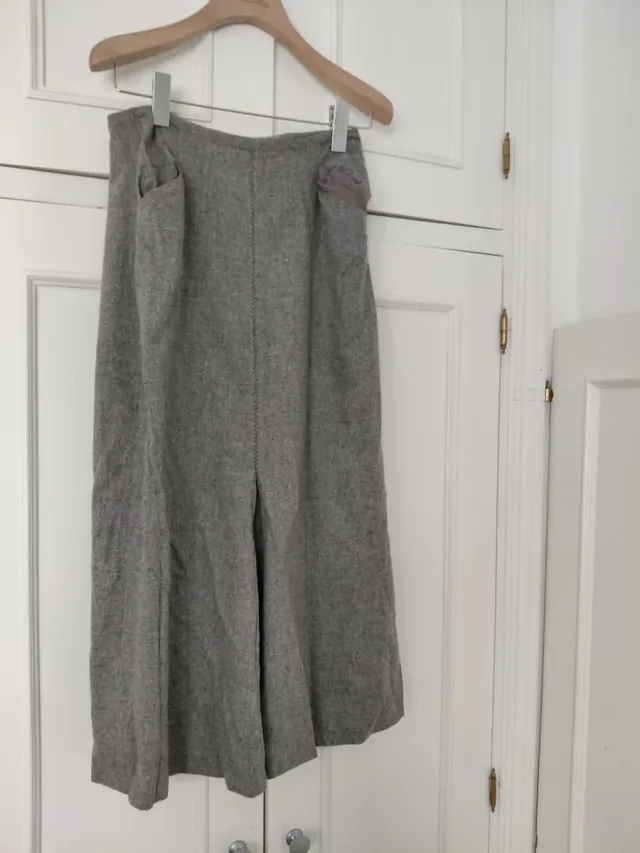 Traje de mujer gris claro