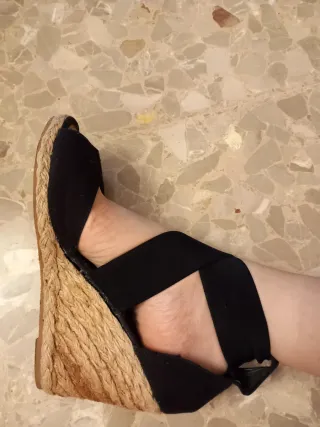 Sandalia esparto negra tacón 41