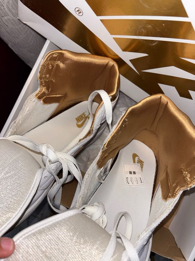 Jordan 1 Metallic Gold