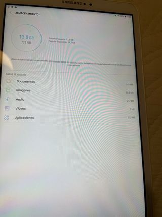 Tablet Samsung Negra y Blanca