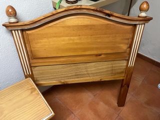 Cómoda, mesita y cabecero madera