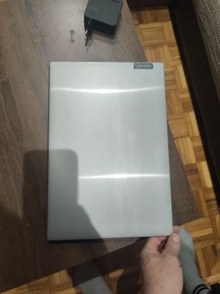 Lenovo IdeaPad S145 Plata
