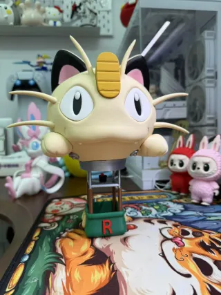 Figura Meowth en globo aerostático - Pokemon