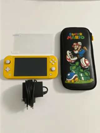 Nintendo Switch Lite con custodia Mario