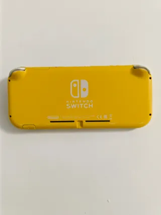 Nintendo Switch Lite con custodia Mario