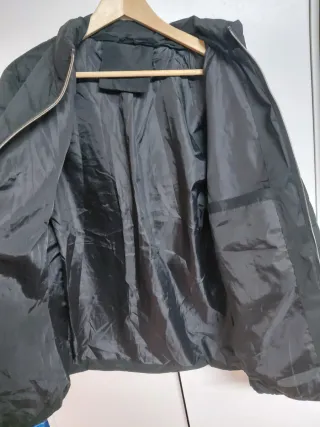 Plumífero negro acolchado