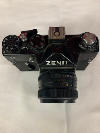 CÁMARA FOTOGRÁFICA SOVIÉTICA (URSS) ZENIT 11
