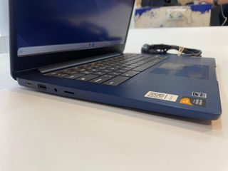 PORTATIL LENOVO CHROMEBOOK IP SLIM 3 14M868 MEDIATEK KOMPANIO 8GB 128GB EMMC+CARGADOR