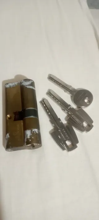 Bombín 7cm con 3 llaves