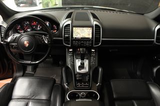 Porsche Cayenne 2012