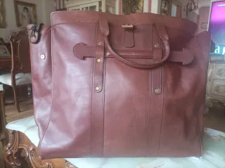 Bolso de viaje de piel marrón