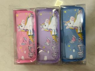 Astuccio unicorno arcobaleno e astronauta