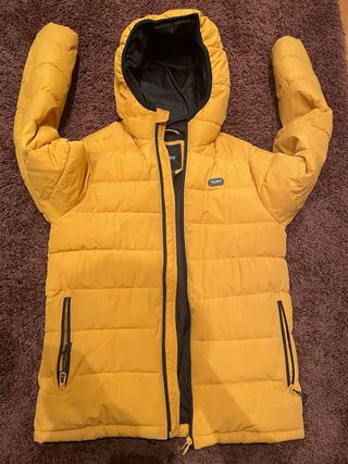 Abrigo acolchado amarillo Pull&Bear con capucha