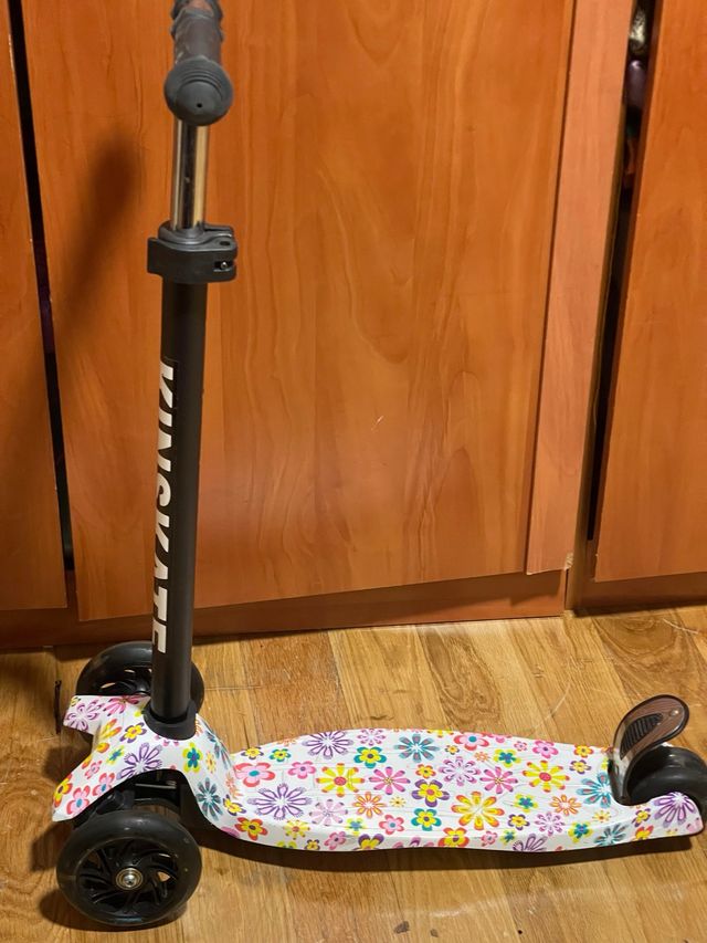 Patinete infantil 3 ruedas flores