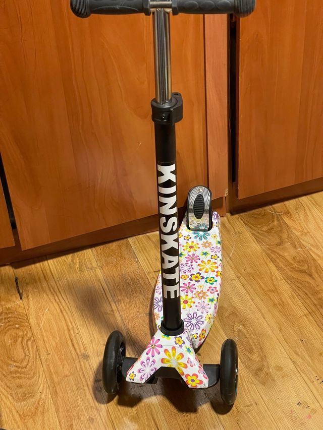 Patinete infantil 3 ruedas flores