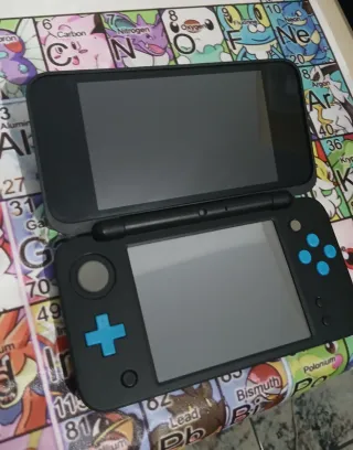 Nintendo New 2DS XL + Pokemon Platino 