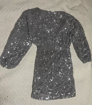 Vestido plateado lentejuelas