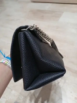 Bandolera Guess Negra